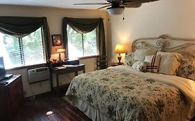 Hale Maluhia Country Inn